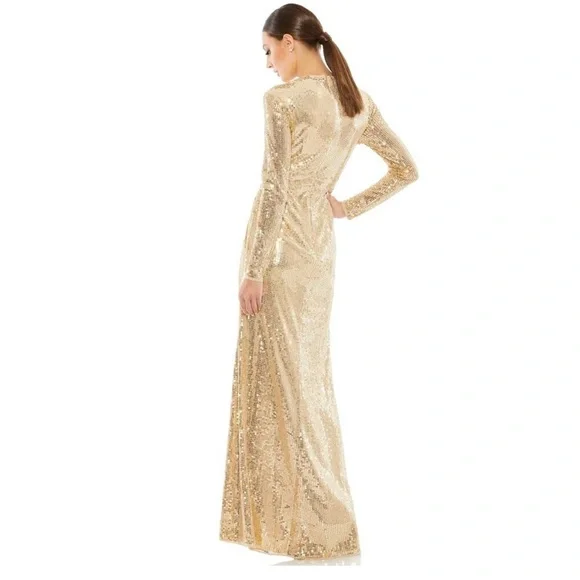 โ๏ธ Mac Duggal Long Sleeve Draped Ruched Gown - Picture 2 of 11